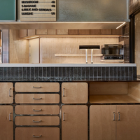 Vitrine de boulangerie moderne - Bois et acrylique avec éclairage LED, alliant style industriel et rustique. Boulangeries et Cafés Artisanaux de Qualité Supérieure Fabriqués en Usine