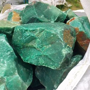 Aventurine verte de haute qualité, pierre brute naturelle en gros pour le style Feng Shui - Product Image 3