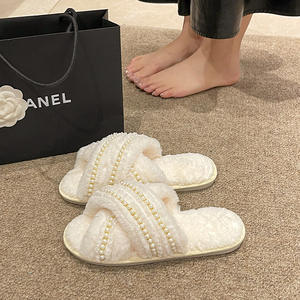 Nuevas Pantuflas Peludas de Comercio Exterior 2025 para el Hogar con Cadena Cruzada, Planas para Mujer - Product Image 1