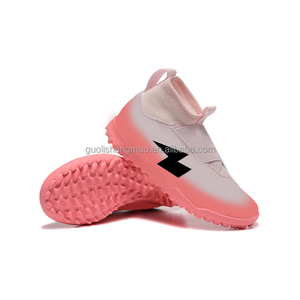 Chaussures de football pour élèves du collège, vente chaude, pointures 30-35EU, printemps-été, terrain synthétique, crampons antidérapants, chaussures de futsal d'entraînement pour enfants - Product Image 5