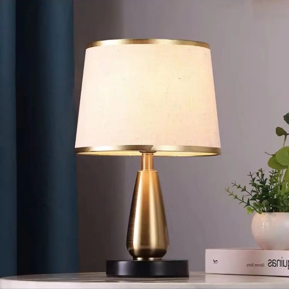 مصباح طاولة Led لغرفة المعيشة مزين بإضاءة مكتب بتصميم إسكندنافي مع إمكانية تعديل السطوع للبيع بسعر خاص
