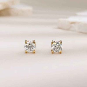 <span class=keywords><strong>Pendientes</strong></span> de Oro Amarillo de 18K con Diamantes Cultivados en Laboratorio, Diseño Clásico de Cabeza de Toro Redonda, con Parte Trasera Plana - Product Image 1