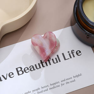 QIYI vente en gros pas cher prix nouveau Design Mini cheveux griffes femmes mignon coeur acétate clair coiffure griffe pour les filles - Product Image 6