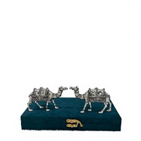 Coffret Cadeau Royal avec Paire de Chameaux Finement Sculptés