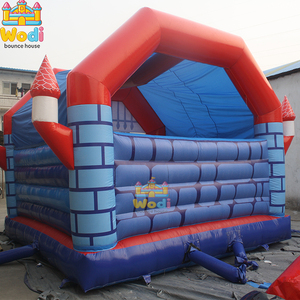 Château gonflable en matériau ignifuge, sécurité renforcée pour les événements publics - Product Image 5