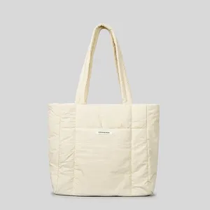 Sac à bandoulière personnalisé pour femmes Sac à main gonflé de grande capacité Nouveau sac fourre-tout matelassé en nylon personnalisé