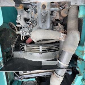 Excavadora Hidráulica Kobelco SK135SR/SK130 de Segunda Mano, 13.5 Toneladas, en Excelentes Condiciones, Componentes Originales, Diseño de Cola Corta, Mitsubishi - Product Image 6