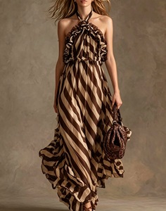 Vestido Largo Premium para Mujer, Nuevo Modelo de Verano, Elegante, con Estampado de Rayas Diagonales, Cuello Halter, Volantes, Sin Mangas, Estilo Fluido - Product Image 2