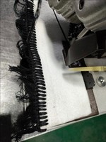 Machine industrielle de fabrication de pompons ZY-FB2200 avec moteur, haute vitesse et haute productivité pour les bords de tapis, les écharpes et les franges