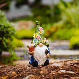 Gnome <span class=keywords><strong>de</strong></span> <span class=keywords><strong>jardin</strong></span> en résine peint à la main à énergie solaire avec un design <span class=keywords><strong>de</strong></span> dessin animé pour les jardins, les cours, les salons et les balcons - Product Image 1
