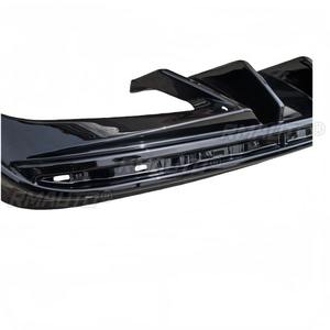 Pour Skoda Octavia RS Mk4 : Kit Carrosserie Complet – Lame de Pare-chocs Arrière, Diffuseur, Protection et Accessoires Auto - Product Image 5