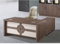 Scrivania Direzionale Moderna Estensibile in Legno e Acciaio, Design Ergonomico per Uso in Villa