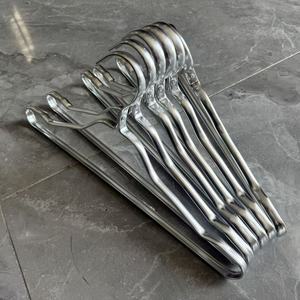 Multifunctionele aluminium kledinghangers met broekclips - Product Image 3