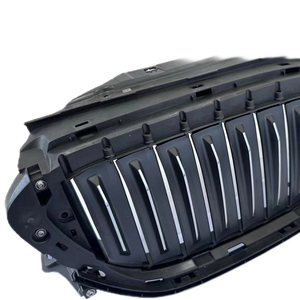 51747497281B Nouvelle calandre supérieure de pare-chocs avant en plastique (chrome) pour BMW G30 G31 2017-2020 avec support de calandre - Product Image 1