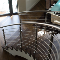 Escaliers Courbes de Style Luxe avec Garde-Corps en Verre Trempé Escaliers Courbes de Style Minimaliste pour Bâtiments Résidentiels