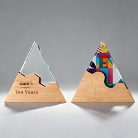 Trophée artisanal promotionnel en forme de montagne en cristal Noble 2025 avec logo personnalisé en métal