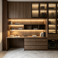 Armoire sur mesure en bois massif de luxe moderne pour toute la maison, avec porte vitrée, placard intégré, coiffeuse intégrée et éclairage LED