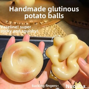 Balle anti-stress en silicone PU souple et modelable, non rebondissante, infusée à l'huile de coco, style purée de pommes de terre, à mâcher doucement - Product Image 3