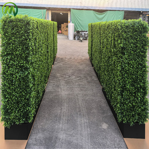 Siepe Artificiale in Plastica Anti-UV, Recinzione <span class=keywords><strong>per</strong></span> Privacy, Muro Verde da Giardino con Fioriera Nera - Product Image 4