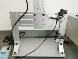 เครื่องขันสกรูอัตโนมัติแบบเคลื่อนที่ขึ้นลง รุ่น YS-L601 พร้อมระบบป้อนสกรูอัตโนมัติสำหรับประกอบอุปกรณ์อิเล็กทรอนิกส์ - Product Image 3