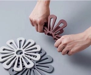 Tapis de table à manger isolant en silicone moulé, motif flocon de neige creux, très populaire - Product Image 4