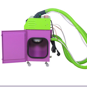 Petite machine à coudre pour surjeter les tapis avec couteaux de découpe - Product Image 3