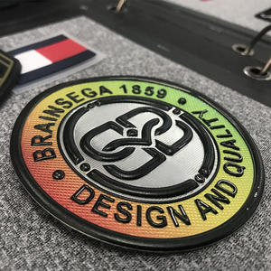 Écussons TPU personnalisés avec logo de marque en relief 3D, transfert thermique, pour vêtements de sport de football, vente en gros d'étiquettes de vêtements en usine - Product Image 3
