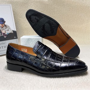 Mocasines de alta gama para hombre, hechos a mano con cuero de primera calidad, aptos para uso formal y casual, nuevo estilo para hombres. - Product Image 2