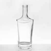 Bouteille en verre carrée rectangulaire en gros 500ml 700ml, carafe à whisky et liqueur antique