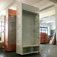 Étagère de présentation en métal avec panneau perforé, armoire de rangement, boîte lumineuse et roulettes pour l'affichage en magasin de détail