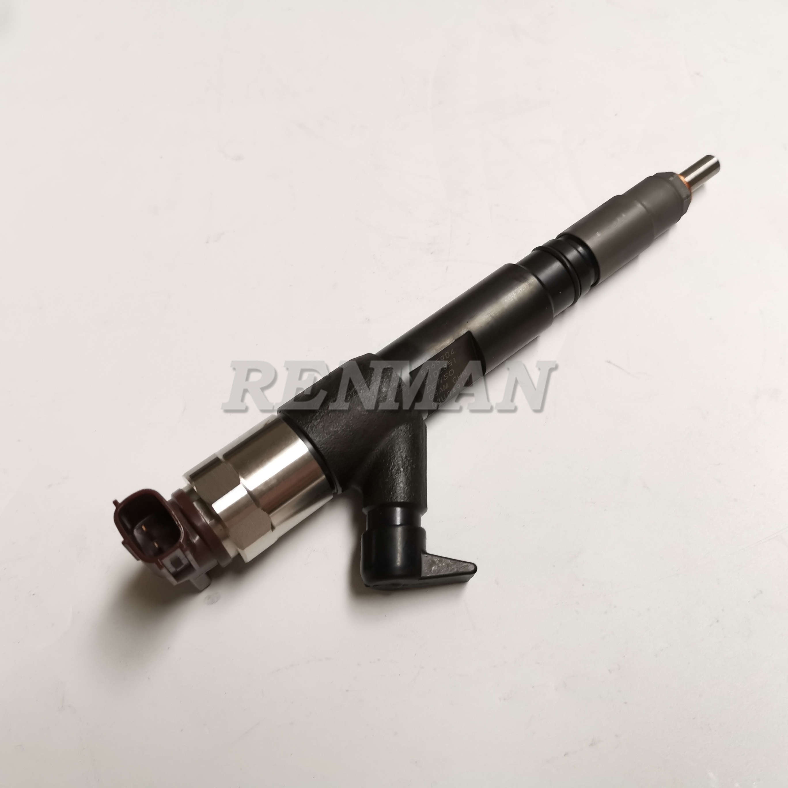 ポメ子 Fuel Injector 0432193429 02113688 02113645 for Deutz Engine