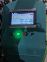 Machine de soufflage de bouteilles PET entièrement automatique à 9 cavités, contrôlée par PLC, pour la production de bouteilles d'eau minérale, de boissons et de jus