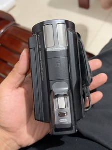 Videocámara Sony HDR-CX760E con Sensor CMOS HD al 90%, Zoom Óptico de 20x, Pantalla de 3.5 Pulgadas, Cámara de Videografía Portátil con WIFI - Product Image 2