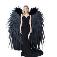 Grandes ailes d'ange en mousse noire avec garniture en plumes sur le dessus, parfaites pour les fêtes et la photographie