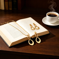 Collier pendentif long en forme de goutte d'eau entrelacée avec boucle creuse, style minimaliste chic et massif, pour femme, idéal pour le quotidien et le bureau, parure de bijoux tendance.