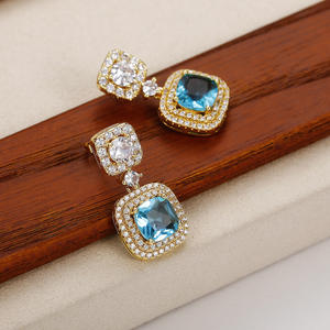 Orecchini pendenti classici dorati con zircone blu e diamanti taglio brillante rotondo per gioielli da festa da donna - Product Image 6