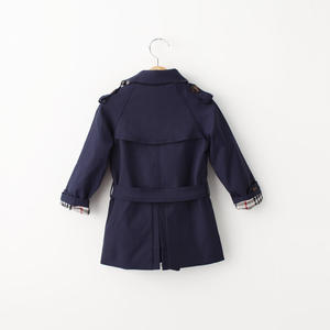 Produits innovants à vendre : Manteaux en cuir pour enfants avec cintres en cuivre - Product Image 6