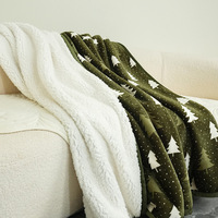 Plaid en sherpa à imprimé jacquard Arbre de Noël 50x60 pouces, motif festif vert, doux, en peluche, portable pour lit, canapé et cadeaux