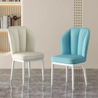 Chaise de Salle à Manger Nordique Moderne Abordable avec Rembourrage et Structure Métallique en Cuir PU pour Salons