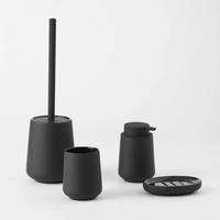 Ensemble d'accessoires de salle de bain noir mat avec distributeur de savon Porte-brosse de toilette Porte-savon Tumbler