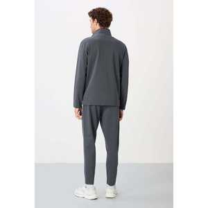 Conjunto Deportivo Gris Oscuro para Hombre Carlos, Corte Estándar, Informal, Transpirable, para Adultos - Product Image 1