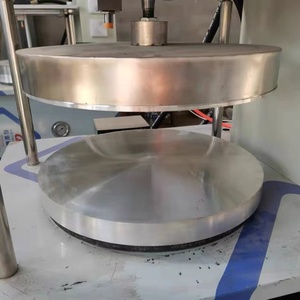 Crêpière gâteau mince formant la machine Machine à gâteau <span class=keywords><strong>de</strong></span> blé circulaire Pressage <span class=keywords><strong>de</strong></span> la pâte à pizza <span class=keywords><strong>farine</strong></span> presse à chaud machine tortilla roti - Product Image 5