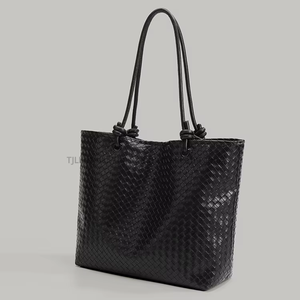New Arrival Lady's Vintage Tote Bags Large Capacity Alligator PU Leather <b>Handbags</b> With Two Handles and <b>Chain</b> Decoration Tanjing - Product Image 1