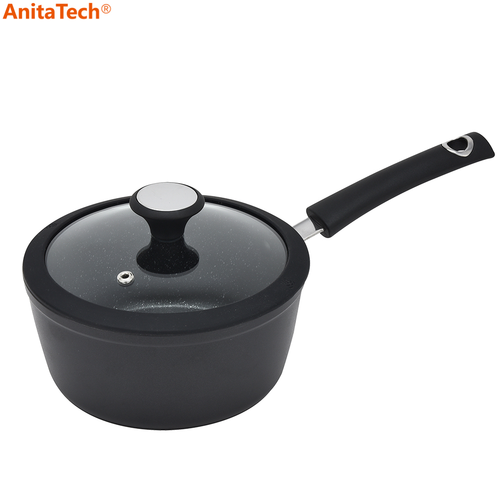 Casserole noire de 7 pouces