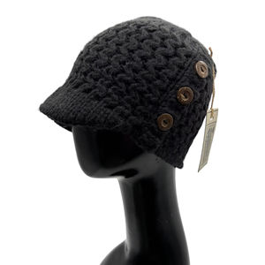 หมวกบีนนี่แฟชั่นลำลองสำหรับผู้หญิง แบรนด์ LANDBAS คุณภาพจากไต้หวัน ลายถักเรียบง่าย สไตล์น่ารัก ตกแต่งด้วยแผ่นหนังพิมพ์ลาย - Product Image 1