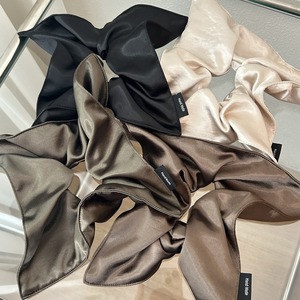 Bán Buôn Phụ Nữ Thanh Lịch Rắn Màu Jumbo Vuông Satin Tóc Quan Hệ Đàn Hồi XXL Scrunchies Cho Phụ Nữ Cô Gái - Product Image 2