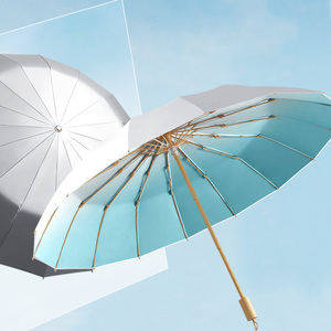 Parapluie pliant dégradé à 16 nervures avec impression de logo personnalisé Manche en bois Revêtement argenté Parapluie pour la pluie et le <span class=keywords><strong>soleil</strong></span> - Product Image 1