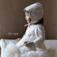 Robe de baptême pour bébé avec bonnet en dentelle assorti, tenue de princesse vintage pour tout-petit, en satin de coton doux