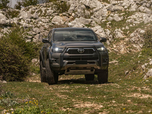 Camioneta <span class=keywords><strong>Toyota</strong></span> Hilux Arctic Trucks AT33 Versión Limitada Diésel Doble Cabina 4 Puertas 5 Asientos Vehículo Todoterreno Extremo Usado - Product Image 4