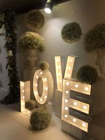 Lettres géantes lumineuses de 4 pieds, enseigne en métal personnalisée, lettres LOVE pour mariage avec ampoules, décoration de scène pour événements extérieurs, fête, accessoire de décoration